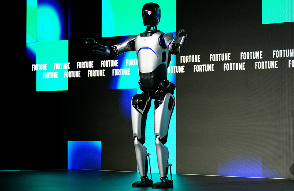 AgiBot A2 thumbnail 3